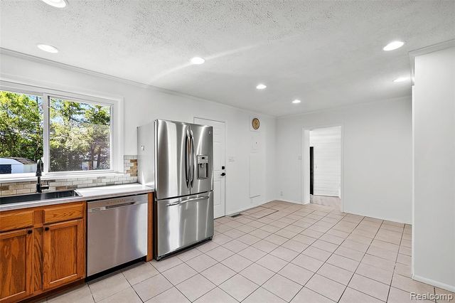 4550 Justine Street, Shelby Twp, MI 48317