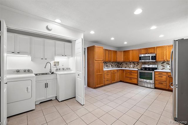 4550 Justine Street, Shelby Twp, MI 48317