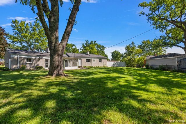 4550 Justine Street, Shelby Twp, MI 48317