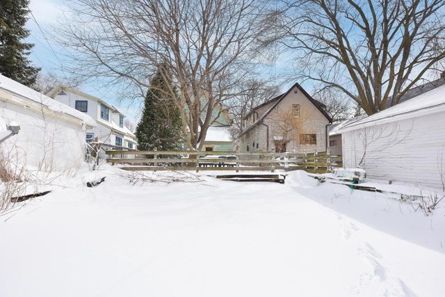 2545 N Pierce STREET, Milwaukee, WI 53212