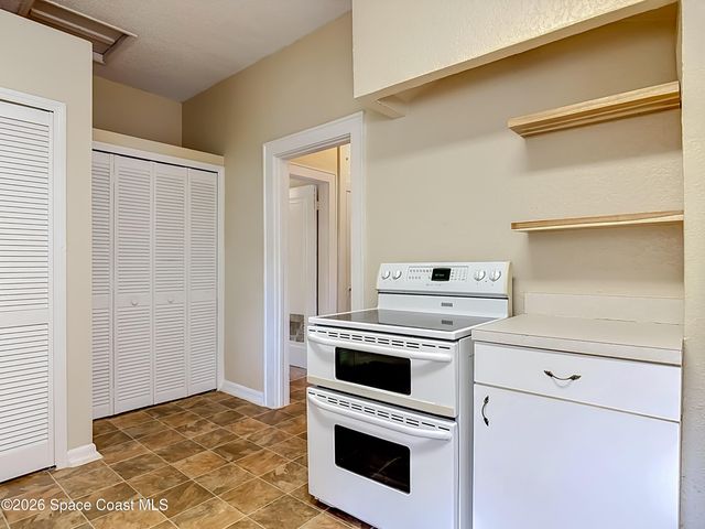 224 S Salisbury Avenue, Deland, FL 32720