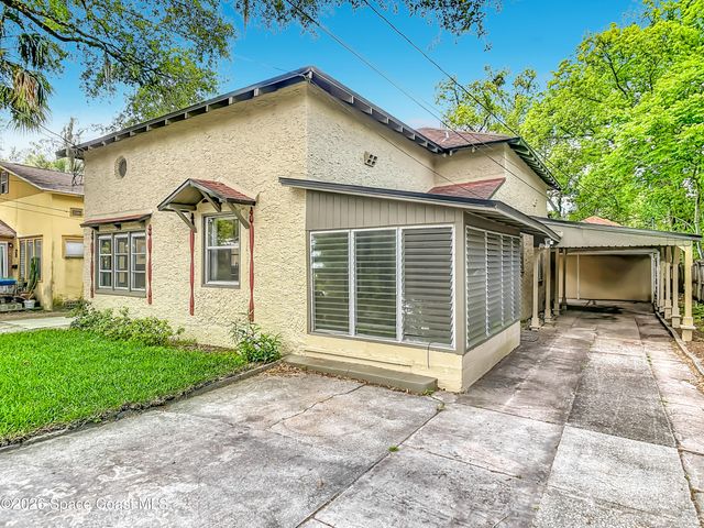 224 S Salisbury Avenue, Deland, FL 32720