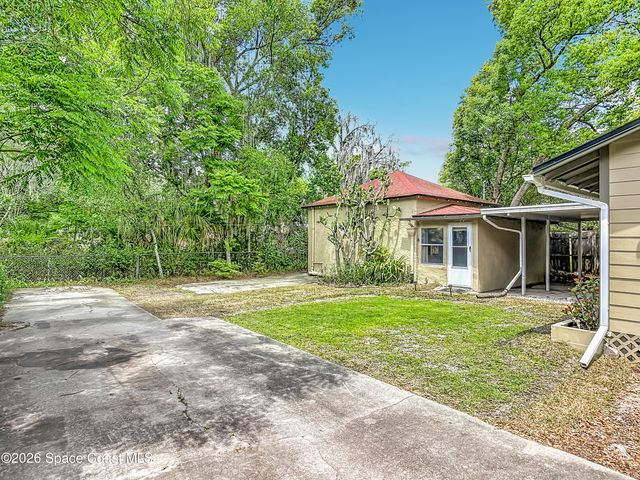 224 S Salisbury Avenue, Deland, FL 32720