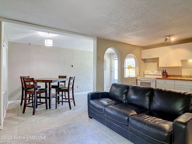 224 S Salisbury Avenue, Deland, FL 32720