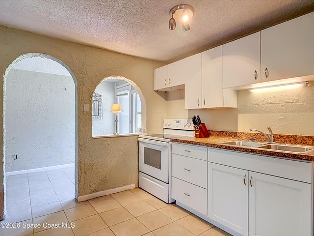 224 S Salisbury Avenue, Deland, FL 32720