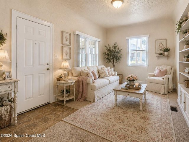 224 S Salisbury Avenue, Deland, FL 32720