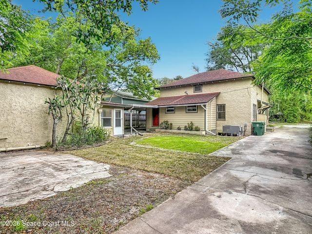 224 S Salisbury Avenue, Deland, FL 32720
