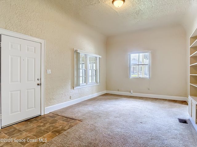 224 S Salisbury Avenue, Deland, FL 32720