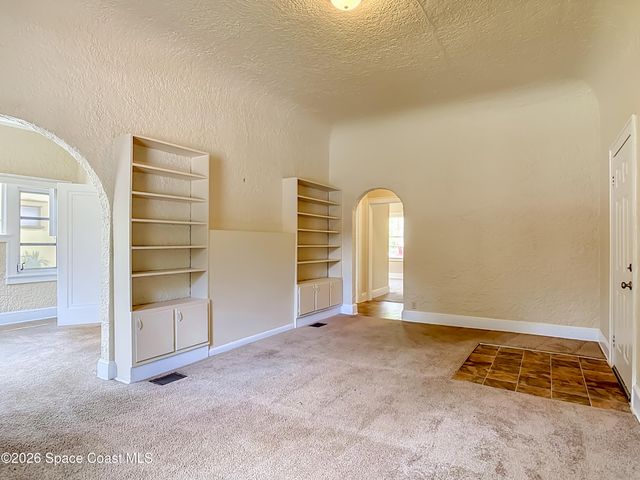 224 S Salisbury Avenue, Deland, FL 32720