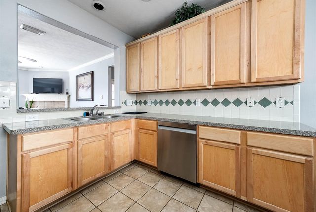 3912 Rayburn Lake Court, Pearland, TX 77581