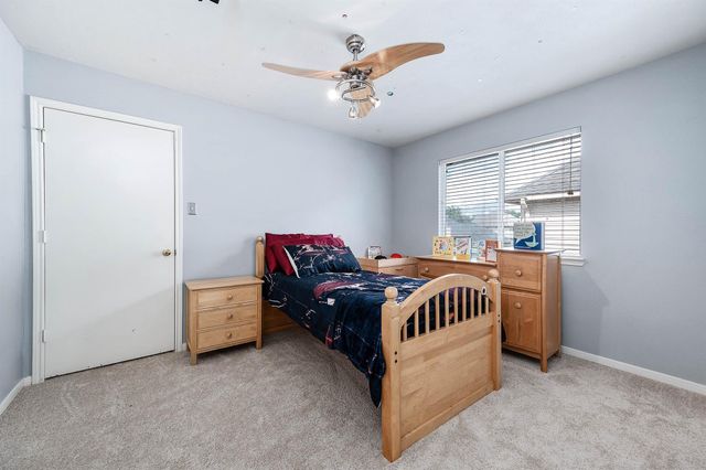 3912 Rayburn Lake Court, Pearland, TX 77581