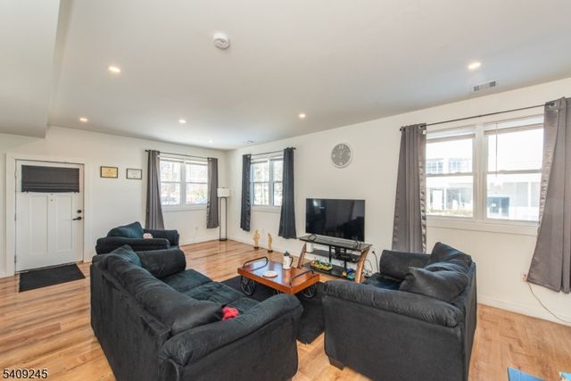 102 Miller St, Hackettstown Town, NJ 07840