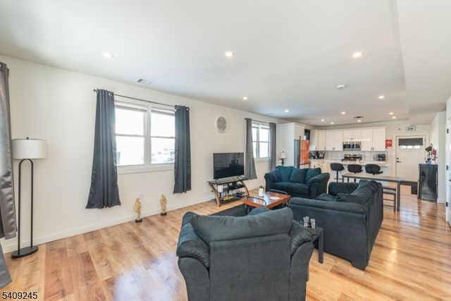 102 Miller St, Hackettstown Town, NJ 07840