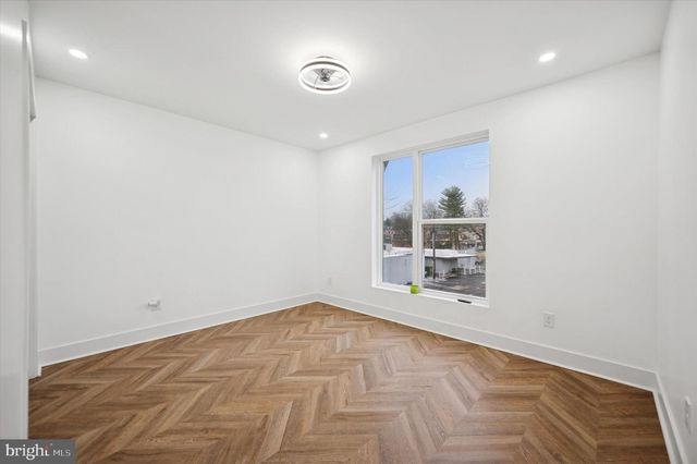 43 E NARRAGANSETT ST, Philadelphia, PA 19144