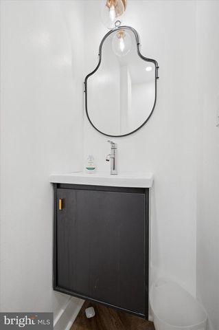 43 E NARRAGANSETT ST, Philadelphia, PA 19144