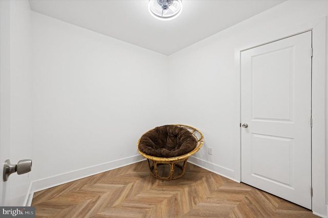 43 E NARRAGANSETT ST, Philadelphia, PA 19144