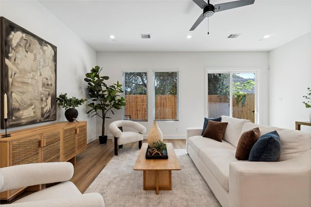 2706 Fox Street, Houston, TX 77003