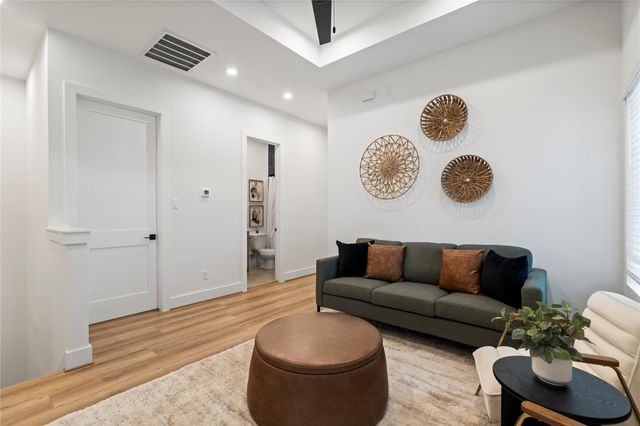 2706 Fox Street, Houston, TX 77003