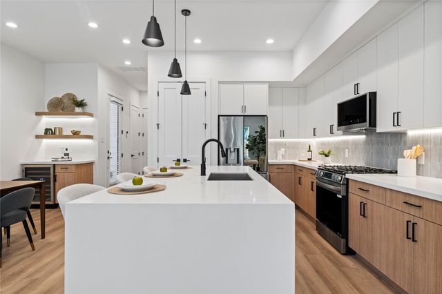 2706 Fox Street, Houston, TX 77003