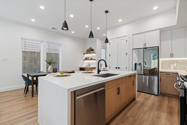 2706 Fox Street, Houston, TX 77003