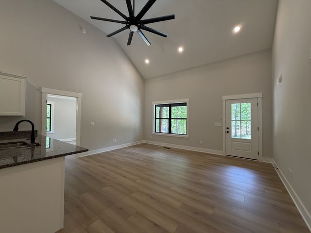 1007 Mt Olive Rd, Westmoreland, TN 37186
