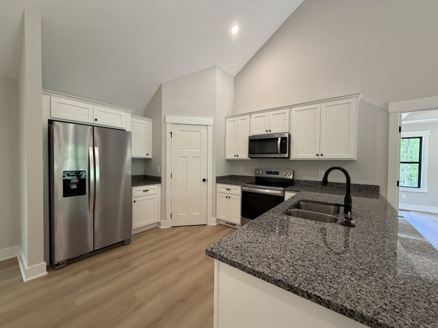 1007 Mt Olive Rd, Westmoreland, TN 37186