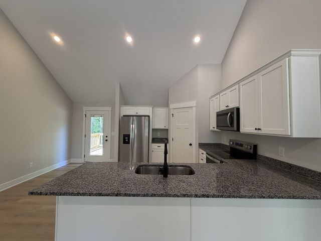 1007 Mt Olive Rd, Westmoreland, TN 37186