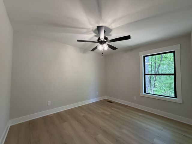 1007 Mt Olive Rd, Westmoreland, TN 37186