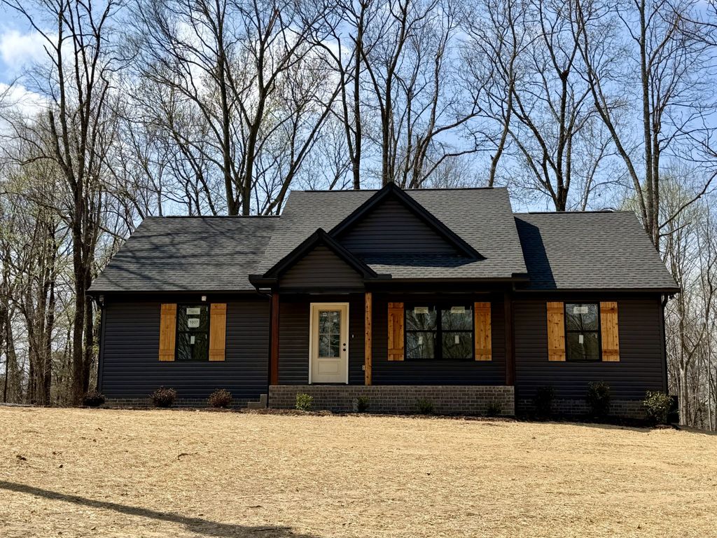 1007 Mt Olive Rd, Westmoreland, TN 37186