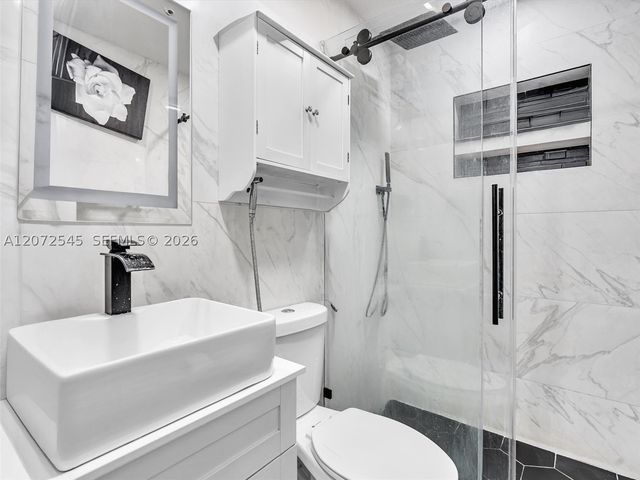2001 NW 206th St, Miami Gardens, FL 33056