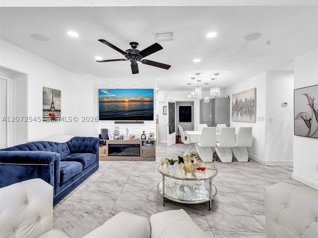 2001 NW 206th St, Miami Gardens, FL 33056