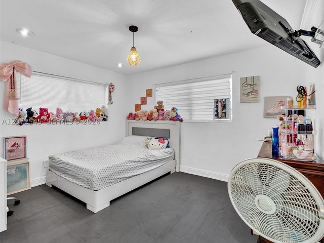 2001 NW 206th St, Miami Gardens, FL 33056