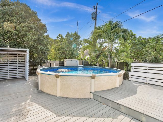 2001 NW 206th St, Miami Gardens, FL 33056