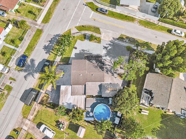 2001 NW 206th St, Miami Gardens, FL 33056