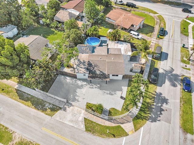2001 NW 206th St, Miami Gardens, FL 33056