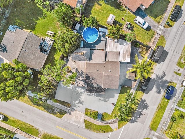 2001 NW 206th St, Miami Gardens, FL 33056