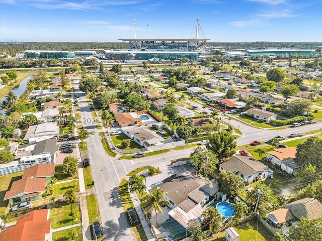 2001 NW 206th St, Miami Gardens, FL 33056