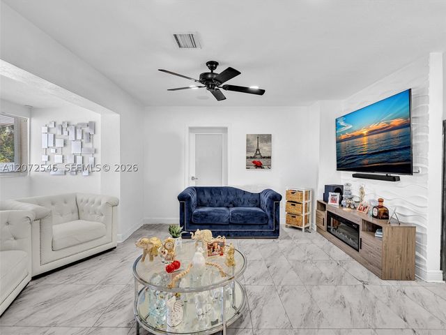 2001 NW 206th St, Miami Gardens, FL 33056