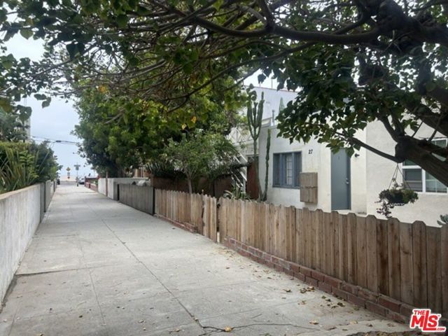27 Eastwind Street 7, Marina Del Rey, CA 90292