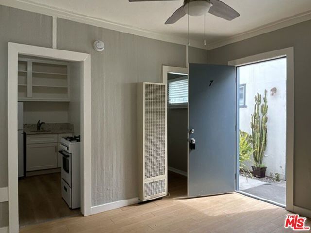 27 Eastwind Street 7, Marina Del Rey, CA 90292