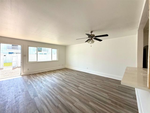 5506 Beverlyhill Street 8, Houston, TX 77056