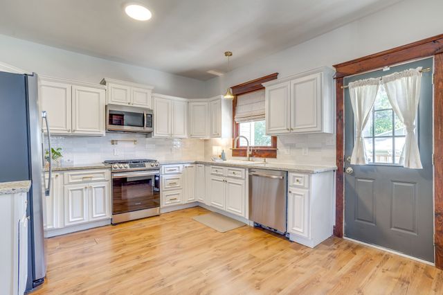 1416 S Henderson Street, Fort Worth, TX 76104