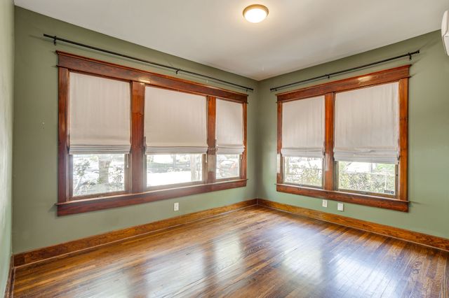 1416 S Henderson Street, Fort Worth, TX 76104
