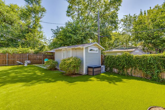 1416 S Henderson Street, Fort Worth, TX 76104
