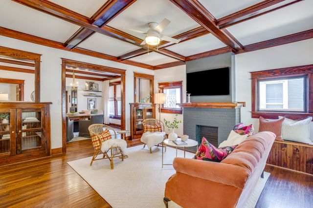1416 S Henderson Street, Fort Worth, TX 76104