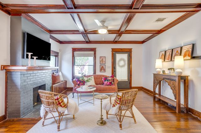 1416 S Henderson Street, Fort Worth, TX 76104