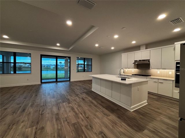 5784 FREESTONE CIRCLE, Apollo Beach, FL 33572