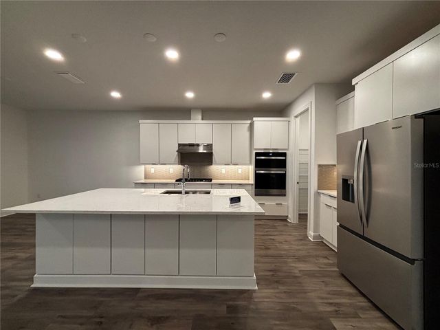 5784 FREESTONE CIRCLE, Apollo Beach, FL 33572