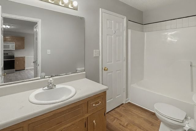 1142 Lamont Ct, Clarksville, TN 37042