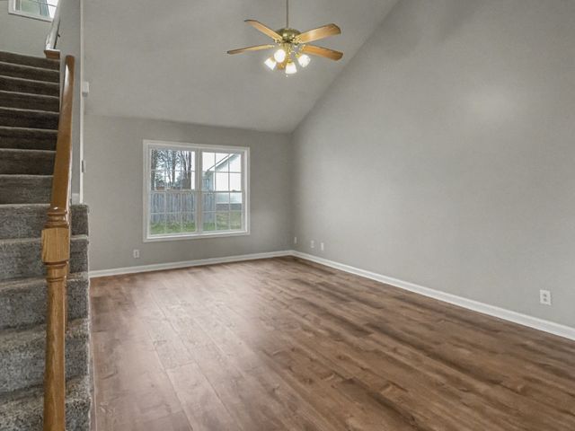 1142 Lamont Ct, Clarksville, TN 37042